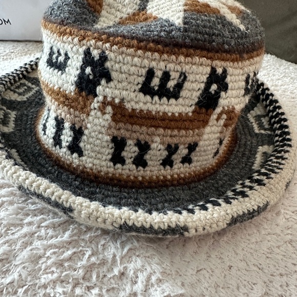 Stylish Gray and Brown Knit Hat with Geometric Pattern - Picture 1 of 3